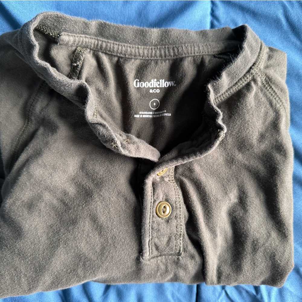 Small T shirt long sleeve